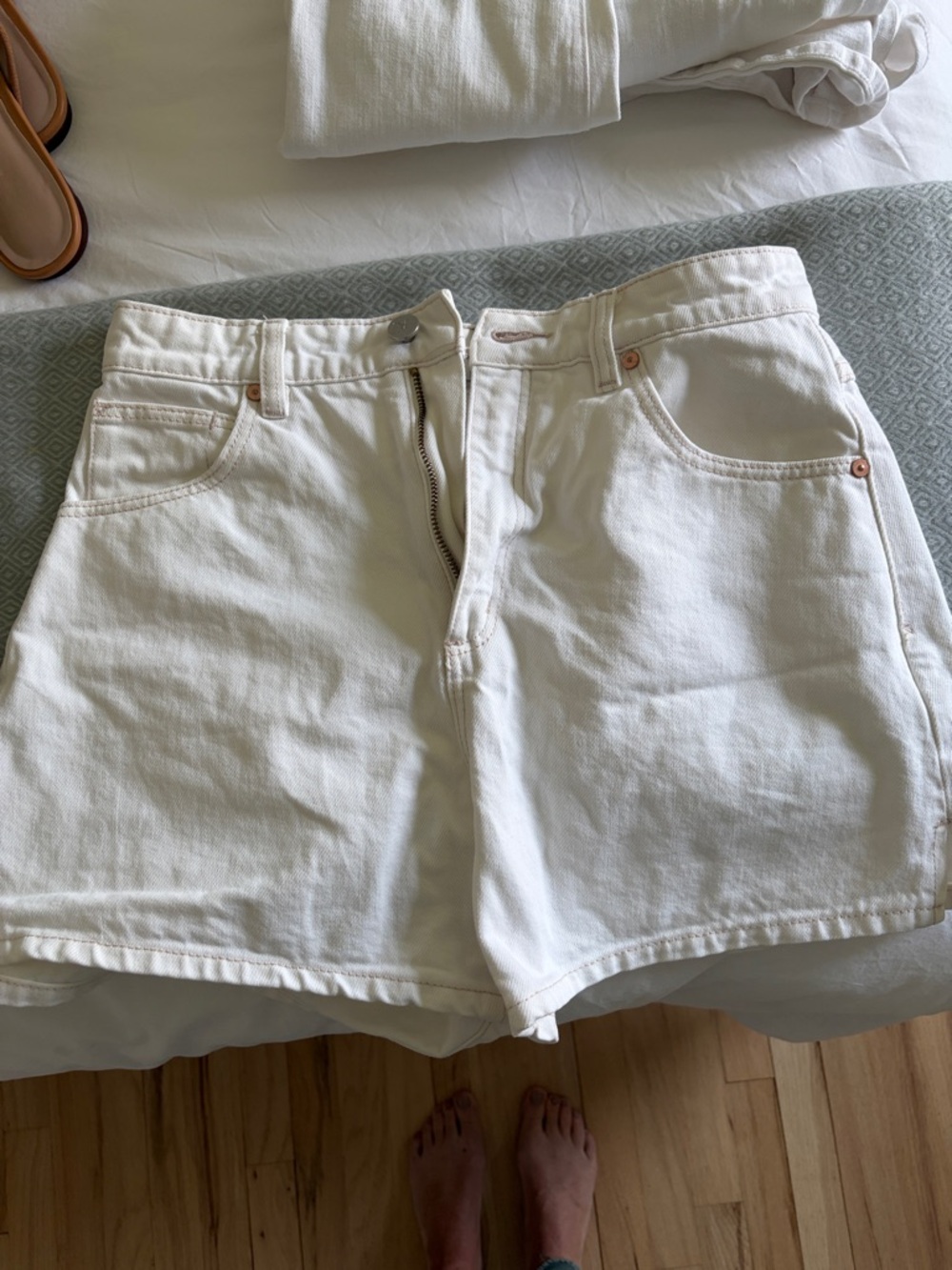 Abrand Women's High-Rise White Denim Shorts